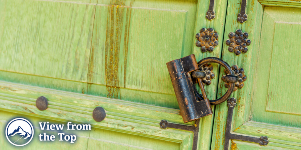 Locked_Door_and_Fences